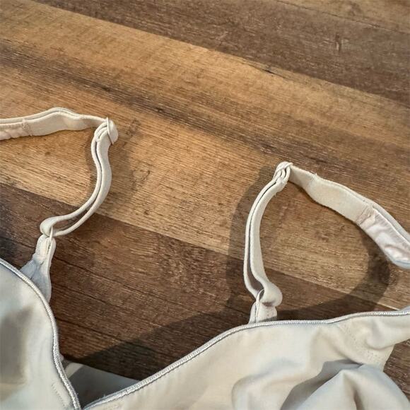 OLGA 35963 Luxury Lift Floral Lace Minimizer Underwire Beige Tan Nude Bra 36D - Picture 5 of 6